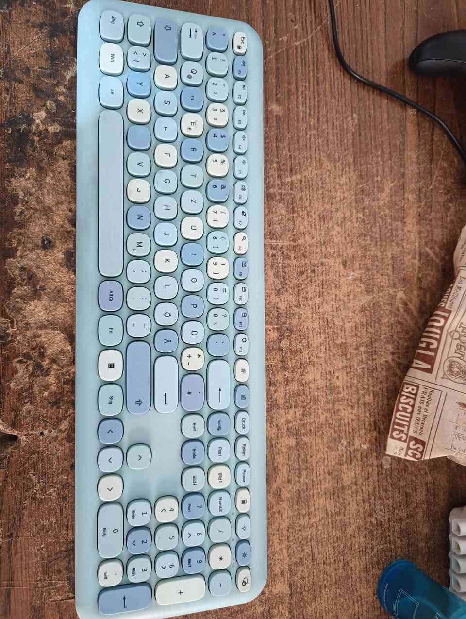 كيبورد و جويستك للبيع 
الكيبورد مستخدم وايرليس يشتغل عل بطاريات موجود الدنكل مالتة واكع علية حبر شوية و دكمة C ممسوحة.  
جويستك اكس بوكس صينية شغالة مشكلتها D-pad فقط لازم الة ضغطة قوية عدا هاي كلشي شغال. 
ثنيناتهن ب25 وية التوصيل.


**إذا كنت صاحب هذا الإعلان وتريد حذفه لأي سبب، رجاءا أرسل رسالة إلى الدعم الفني**