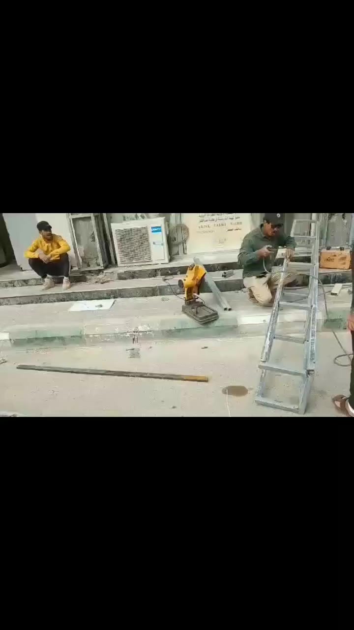 خلفة واجهات وديكورات خارجيه بوردكس بورسلين مرمر وفوم متفرغ حاليا الي يحتاجني بخدمته هاذه رقمي *********** بس كون يتوفر مبيت
