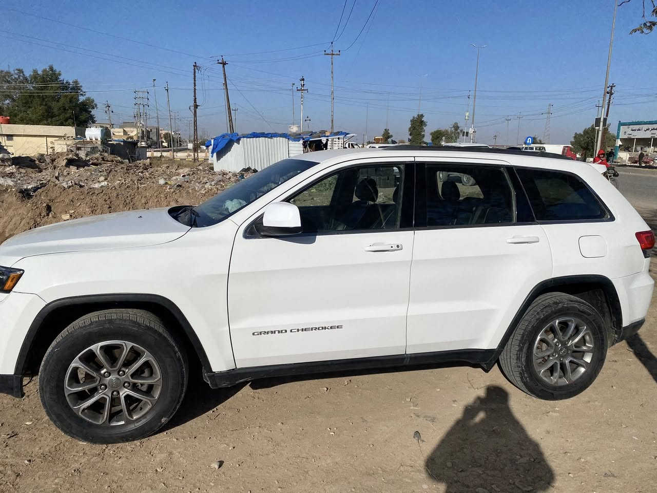 السلام عليكم 
جيب 14 امريكي 
رقم بغداد بسمي
نص فول
مكان السياره العزيزية 
السعر 178
***********
