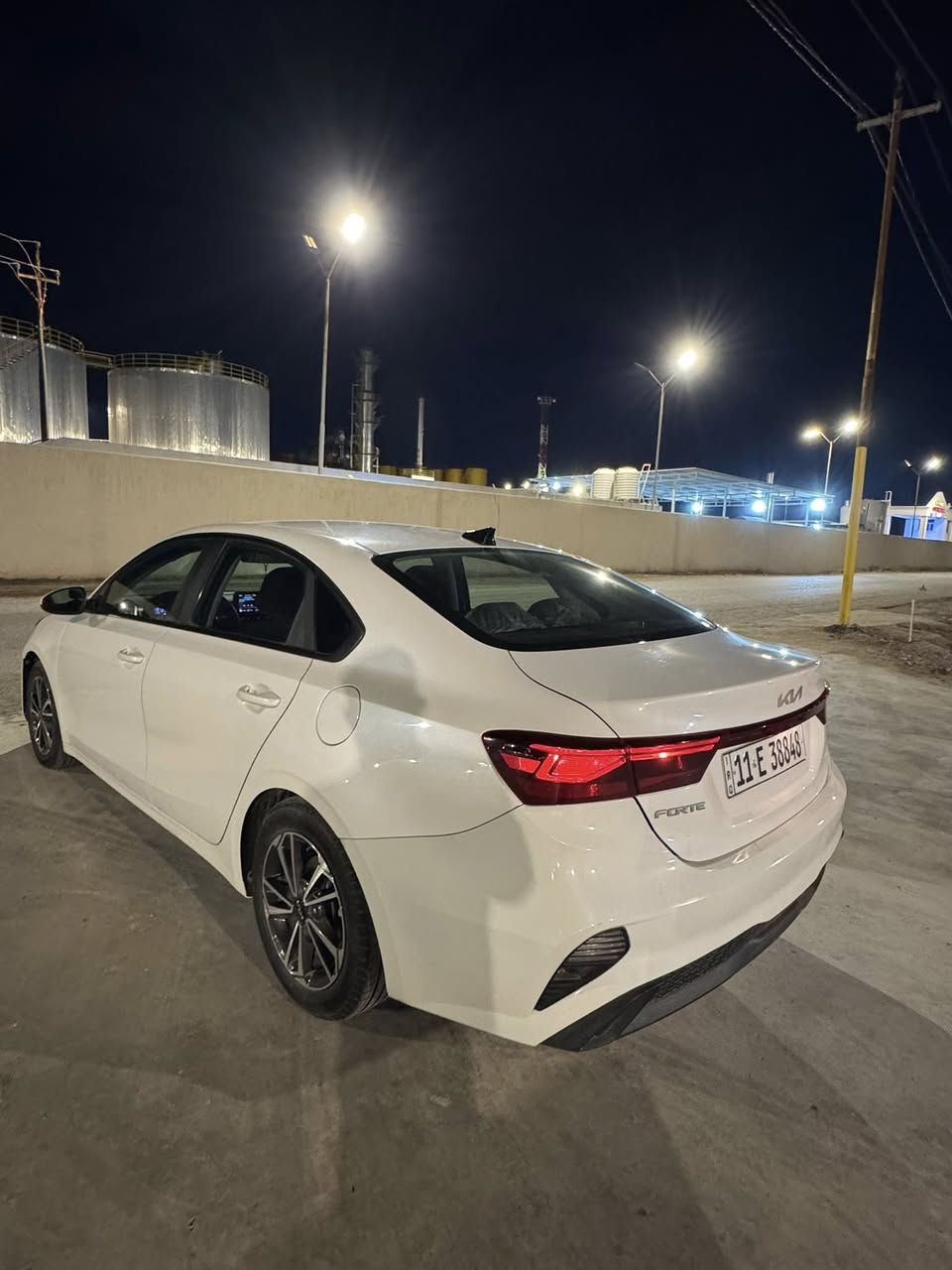 السلام عليكم 
فورتي موديل 2023
السياره جديده بمعنه الكلامه
ماشيه 25m
السياره مكفوله من الصبغ طخته بلدعاميه البنيد بارد والجاملغ بي بارد قليل 
السياره جاهزه ومابيه اي نقص 
عنوان السياره الدوره ابو دشير او السيديه مكان العمل
سعره:155 ورقه 
للاستفسار 
***********
