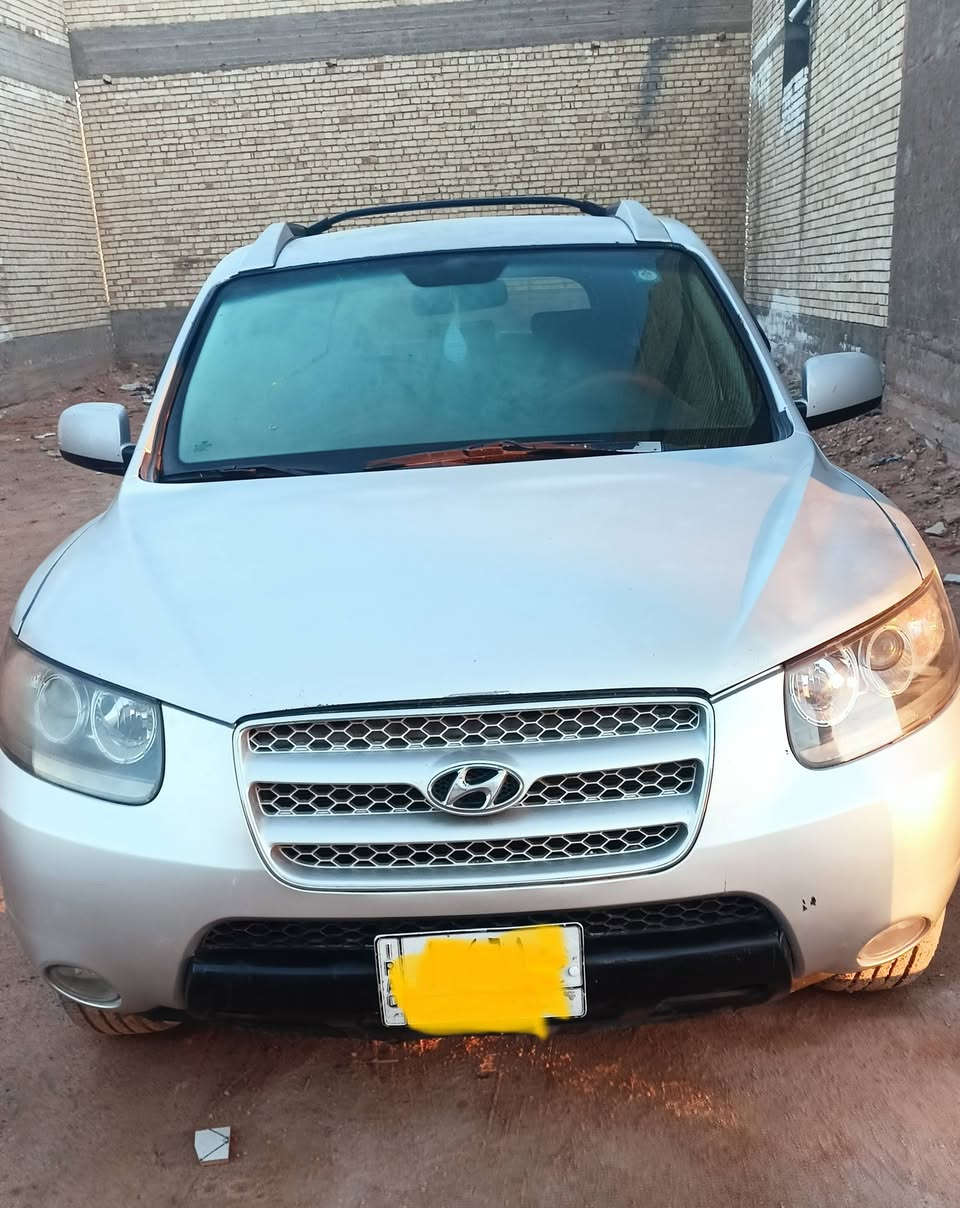 السلام عليكم.من رخصة الادمن .سنتافي للبيع موديل 2007 محرك 6 سلندر المرغوب 7راكب خليجيه خليجيه الرقم نجف  موجوده بالنجف صبغ فقط بدايه الجاملغ وجزء من البنيد بدون دواخل السعر 110 الاتصال ***********
