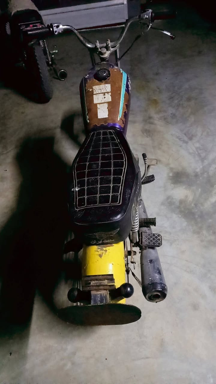 سلام عليكم شباب دراجه نامه للبيع موديل 14متروكه بس تشتغل تواير جدد بيه هنه وياله هم جدد السعر 150وبيه مجال مكاني كركوك راسني عل فيس وتدلل متواجد 24ساعه وذا تريد دك عل رقم الموبايل ***********
