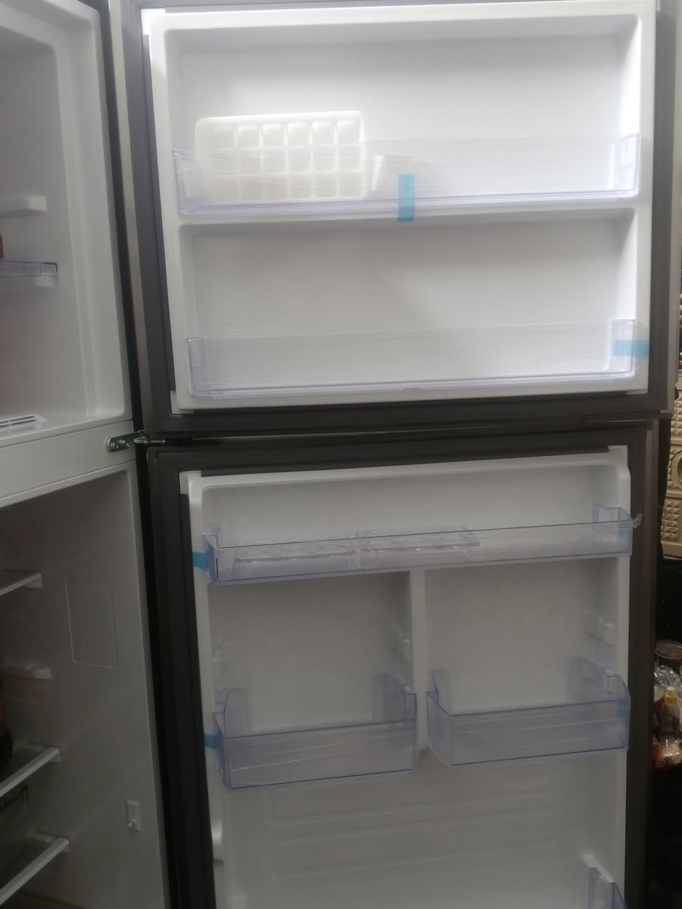 سلام عليكم ثلاجه سامسونك (RT28)
لون سلفر ثلاجه كلش جديده سعرها (550الف)وبيها مجال عنوان بغداد مدينه الصدر رقم الهاتف (***********)وتساب بي وشكرا
