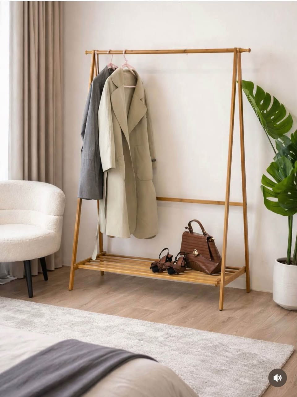 ستاند ملابس خشب بامبو كوالتي ونوعيه راقيه 
 الصوره الاولى -القياسات عرض 130 *ارتفاع 140 *عمق 40 cm 
الصوره الثانيه-القياسات عرض 100*ارتفاع 170 *عمق 35 cm 
الصوره الثالثه-القياسات 180*120 cm زاخو, دهوك


**إذا كنت صاحب هذا الإعلان وتريد حذفه لأي سبب، رجاءا أرسل رسالة إلى الدعم الفني**