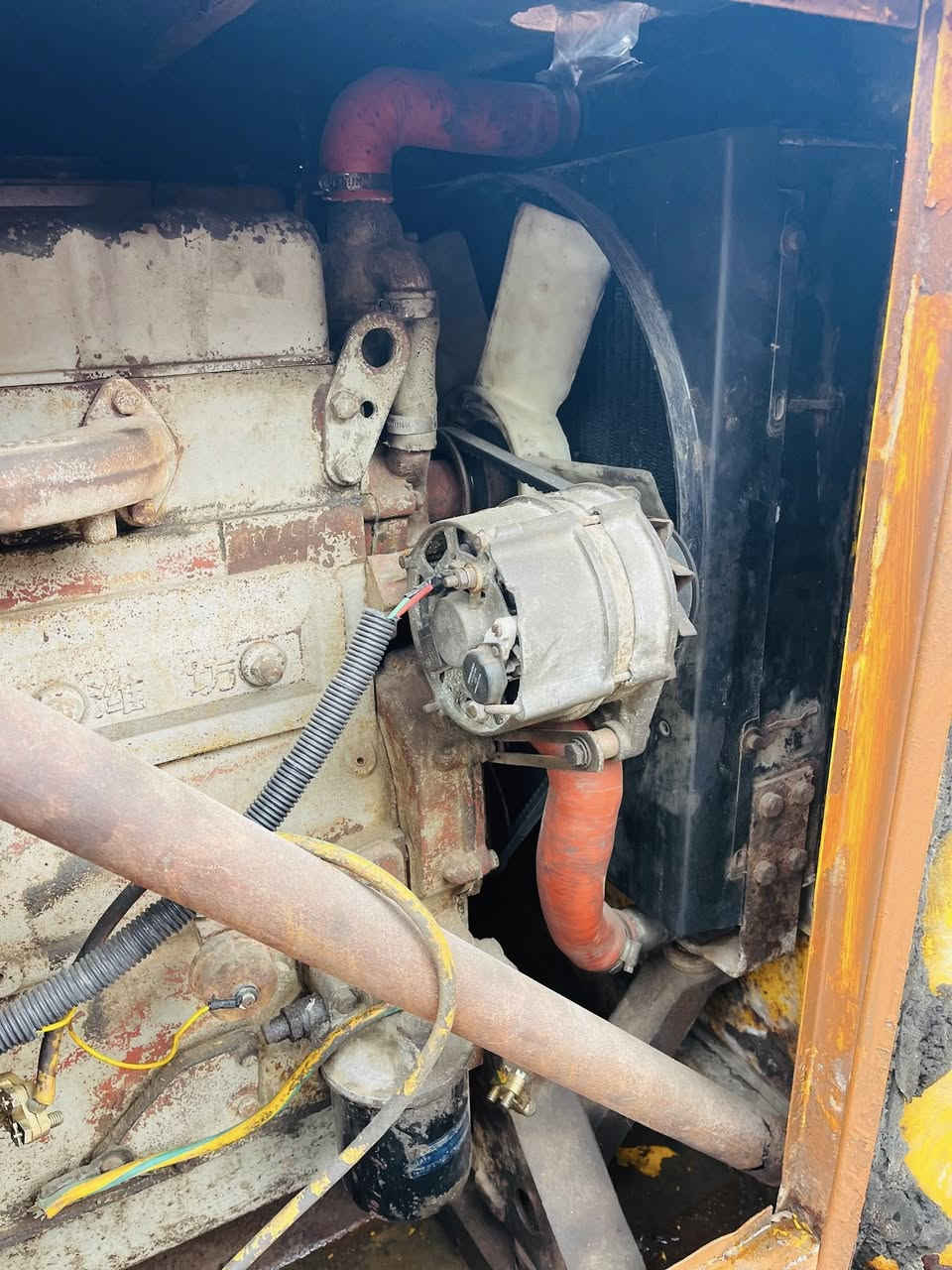 للبيـع: مولد ديزل كاتربيلر (Caterpillar) أصلي
المواصفات:
• الحجم: 30KVA (صافي 120 أمبير)
• النوع: كاتربيلر (CAT) غني عن التعريف بالاستمرارية.
• الصوت: كاتم صوت بلادي، هادئ جداً ومناسب للمناطق السكنية.
• المحرك: محرك نظيف جداً وشغال "بشرط الفحص والفتح".
• النظافة: المولد كامل مكمل، ما يحتاج أي برغي، أي نقص مابيه (مثل ما موضح بالصور).
• الموقع: ديالى - [بعقوبة].
ملاحظات إضافية:
• المولد استخدامه نظيف وجاهز للعمل مباشرةً.
• السعر: [24 ورقة ] (وبيه مجال قليل للشراي المستعجل)
للتواصل والاستفسار:: ***********
