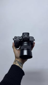 سوني A7III • عدسة 50مم • الموصل