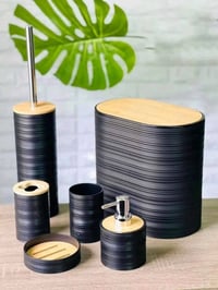 طقم حمام • ٦ قطع • ابيض خشبي