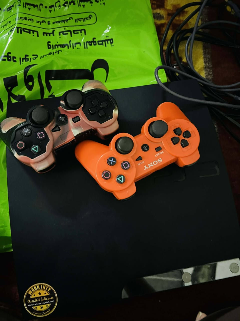 السلام عليكم اخوتي بلي 3 مستعمل والجهاز بي العاب خير من الله ومعا يدات ثنين كامل ملحقات السعر150 مكاني موصل جانب الأيمن للتواصل***********
