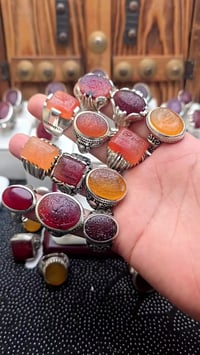 واتساب • بث مباشر