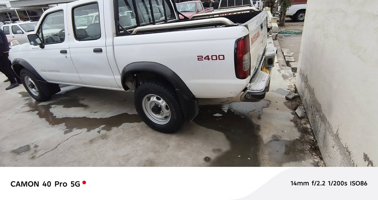 نیسان 2000بی بۆیاخ،دەبڵ اکسل سە نەوی تازە بەسەرجوە هە موگیانی بە شە رت سعر 113گڵا
***********
0750142440
