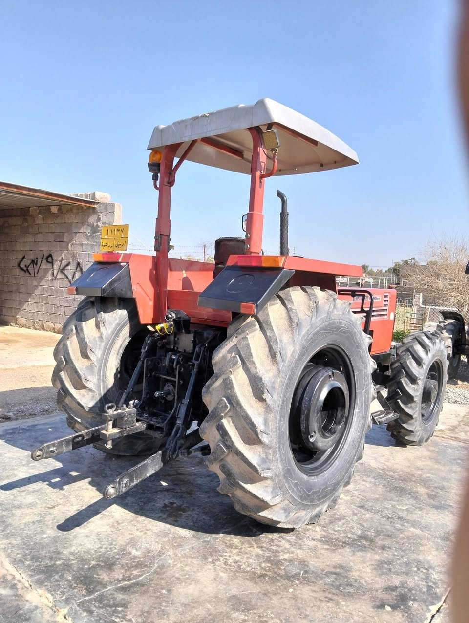 سلاو خواتان لێبێت . ئەم تراکتۆر بۆ فرۆشتن زۆر پاکو جوانە مودیل 2010  بۆ نرخ ژمارەی خاونکەی ***********
