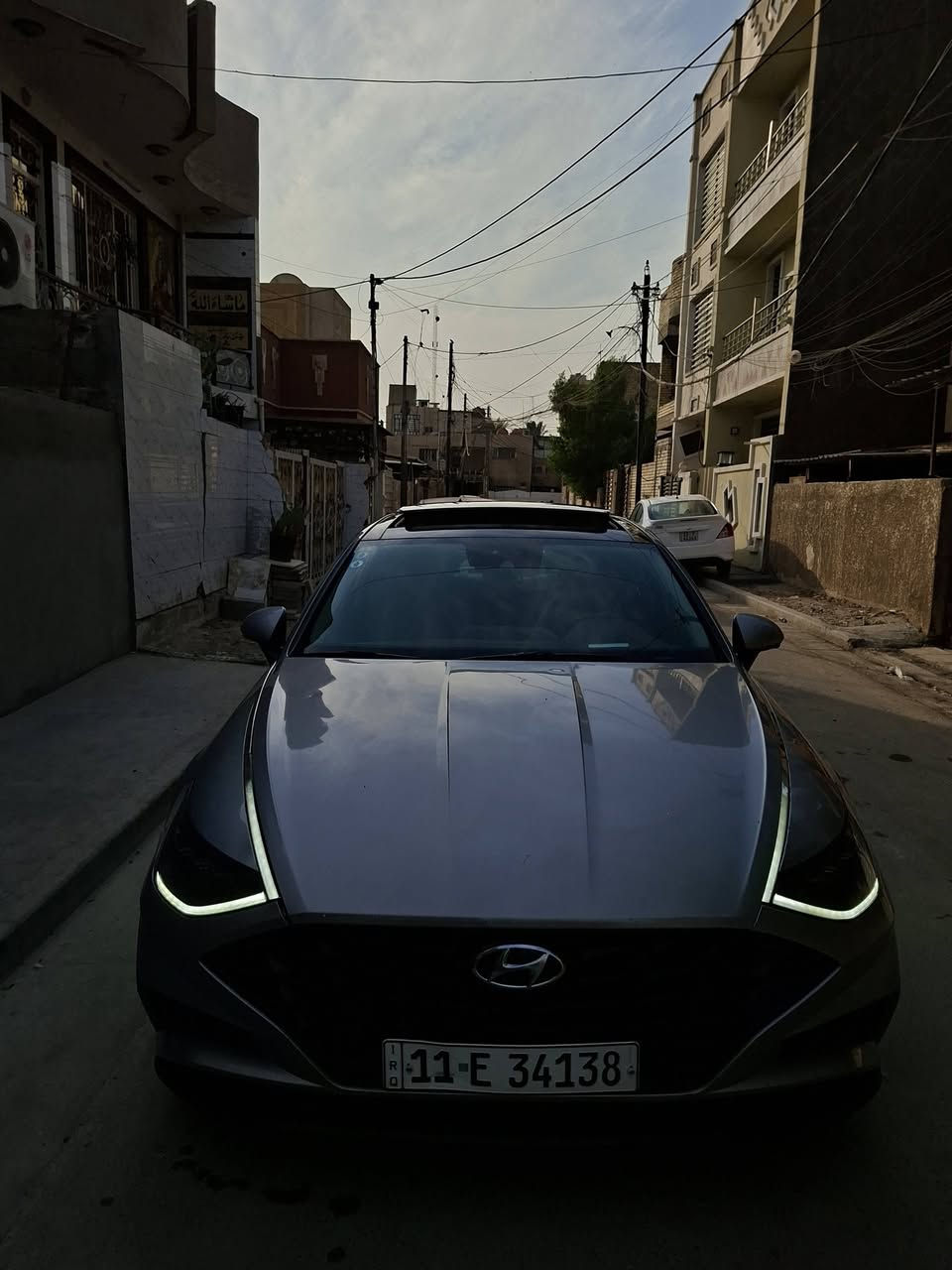 سوناتا أمريكي 1.6
موديل 2022
ماشيه 61 ميل 

 المواصفات Limited فول الأخير 
اوتو بارك
داتا شو 
بانوراما.        
بصمه 
تشغيل عن بعد
تقديم وترجيع بالريمونت
شاشه ديجتال
اناره داخليه محيطيه 24 لون 
كامرات 5 360 درجه 
رادار امامي خلفي 
رادار جانبي 
تحديد مسار 
قيادة آليه 
اوتو هولد
شحن وايرلس 
شفتات بالستيرن 
لايت 4 عدسات زنون 
اناره داخليه أليدي
كشنات جلد خزن ميموري 
كشنات تدفئة تبريد 
كشنات كهرباء 
صندوق ذكي
هاند بريك بصمه
نظام صوت  BOSE دمام
اشاير مري 
مري قلاب 
حساس امامي
حساس خلفي 
تبريد قطعتين 
تبريد بيانو تحكم شاشه 
لد امامي خلفي
مرايه داخليه تعتيم ذاتي 
داخل لون اسود
سمارت كروس كونترول
تحكمات ستيرن فول 
انظمه قيادة 4
ويل كب 17
شاشه كبير 
كامره خليفه محيطيه

السيارة امريكي 
((حادث جاملغ وبنيد فقط))
((باقي سياره مكفوله))
((صور الحادث و سونار بالمنشور))

(رقم بغداد تحويل ثاني يوم)

السعر 175
كلشي ذاكر بالمنشور اقره
 تفاصيل كامل واتصل
*********** 
مكاني بغداد الجديده
