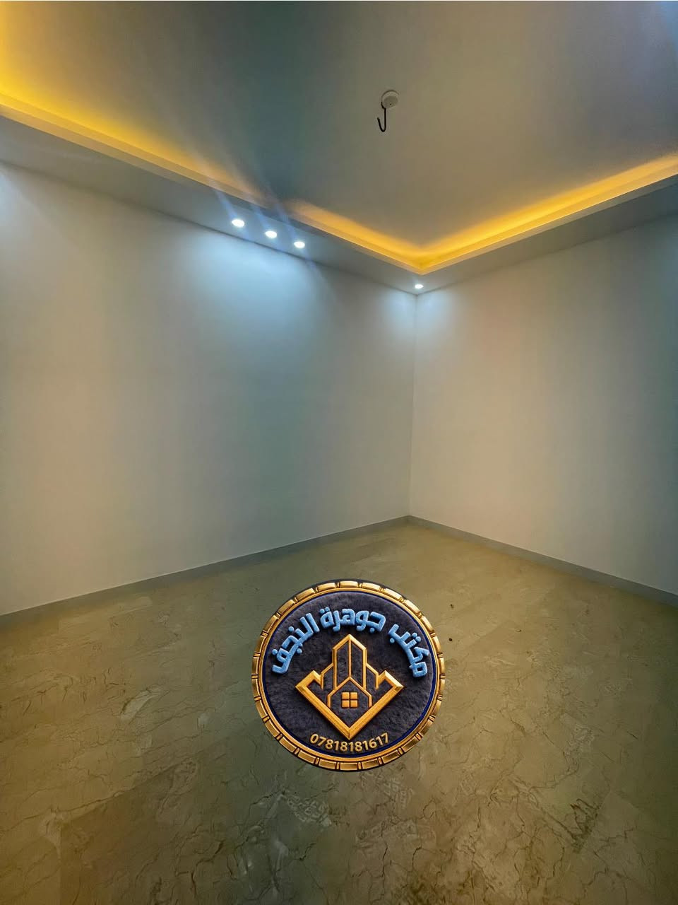 دار للبيع في حي الزهراء 50م على ساحه وشارع 12 طابقين Vib للاستفسار ***********
