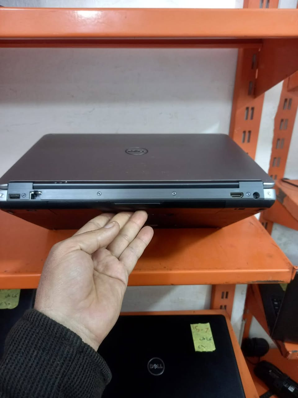 لابتوب دل dell
فئة المعالج  M
المعالج كور أي  7  الجيل الرابع 
من فئة m 
الهارد  256    ssd
الرام 8.    ddr4 
حجم الشاشة 14
نظام التشغيل ويندوز 10 pro  عربي انكليزي 
الملحقات شاحنة وجنطة 
السعر   175
للمزيد من العروض ادخل على اعلاناتي 
***********
***********
يوجد توصيل

تتوفر مجموعة لابتوبات بأسعار مناسبة ومواصفات مختلفة
