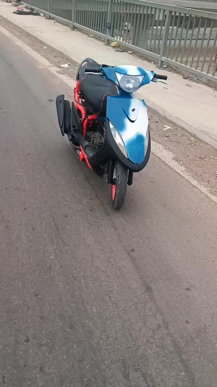 سلام عليكم دراجة ماكس للبيع تشتغل مال لعب تشتغل كاملة الدراجة تعمير جديد من الطول للطول التفاصيل 👇🏻

صبغ شاصي جديد لونين 
كلجات رياضي امامي وخلفي شرط الشلعة والمعدل 
ويل كب امامي وية لون الشاصي 
شيال رياضي ستيل 
يدات رياضي ستيل 
سلف رياضي 55 يرادلة فيشة بس 
صالنصة رياضي اف ام 
كشن رياضي  
كاعية رياضي ار اس 
ضفيرة جديدة 
الدراجة كاملة من طول لطول تعمير جديد 
بكلايت جديد مال اربعة ولفات برتقالي 
اشاير اربعة ولفات بلاديات 
دراجة نكرة بكل وقت  
دراجة 55 شلعة ومعدل بوشتهة بلادية مكتوب عليها ياماها 55 
دراجة فول بالمشي وما ناقصهة اي شي 
كفراتهة كاملة الاخر حباية تريدهة كاملة تريدهة مال لعب تشتغل جاهزة للتعليك الدراجة تجي تفحص من باب البيت تقتنع بيهة يلة اطيكياها  دراجة خرسة ماتسمع بس صوت الصالنصة 
مكاني بغداد الحسينية 
السعر 450 قفل قفل غير قابل لتفواض  
هاي صورها وفيديوهاتها 👇🏻


**إذا كنت صاحب هذا الإعلان وتريد حذفه لأي سبب، رجاءا أرسل رسالة إلى الدعم الفني**