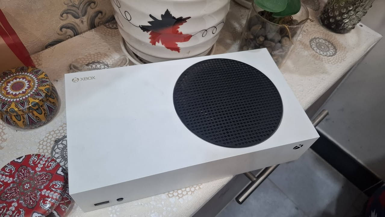 اكس بوكس سيريس اس مستعمل نظافة ١٠٠% ذاكرة 512gb ويا اليدة الأصلية ويه كل ملحقاته

اكس بوكس سيريس اس مستعمل نظافة نفس الي بالصورة استعمال خفيف ثلاث سنوات ممفتوح ويا كامل ملحقاته وكلهن بأفضل حاله محافظ عليهن الجهاز ما بي اي خلل واليده ما بيها اي خلل اخت الجديد ذاكرة 512gb مع الكارتونه وكامل ملحقاتها

السعر 380 الف بي مجالي للطيبين

رقم التواصل *********** 
المكان بغداد الإسكان
