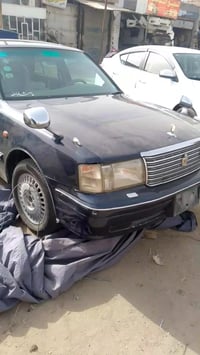 كراون • شاصي طويل • مكينة مكفولة