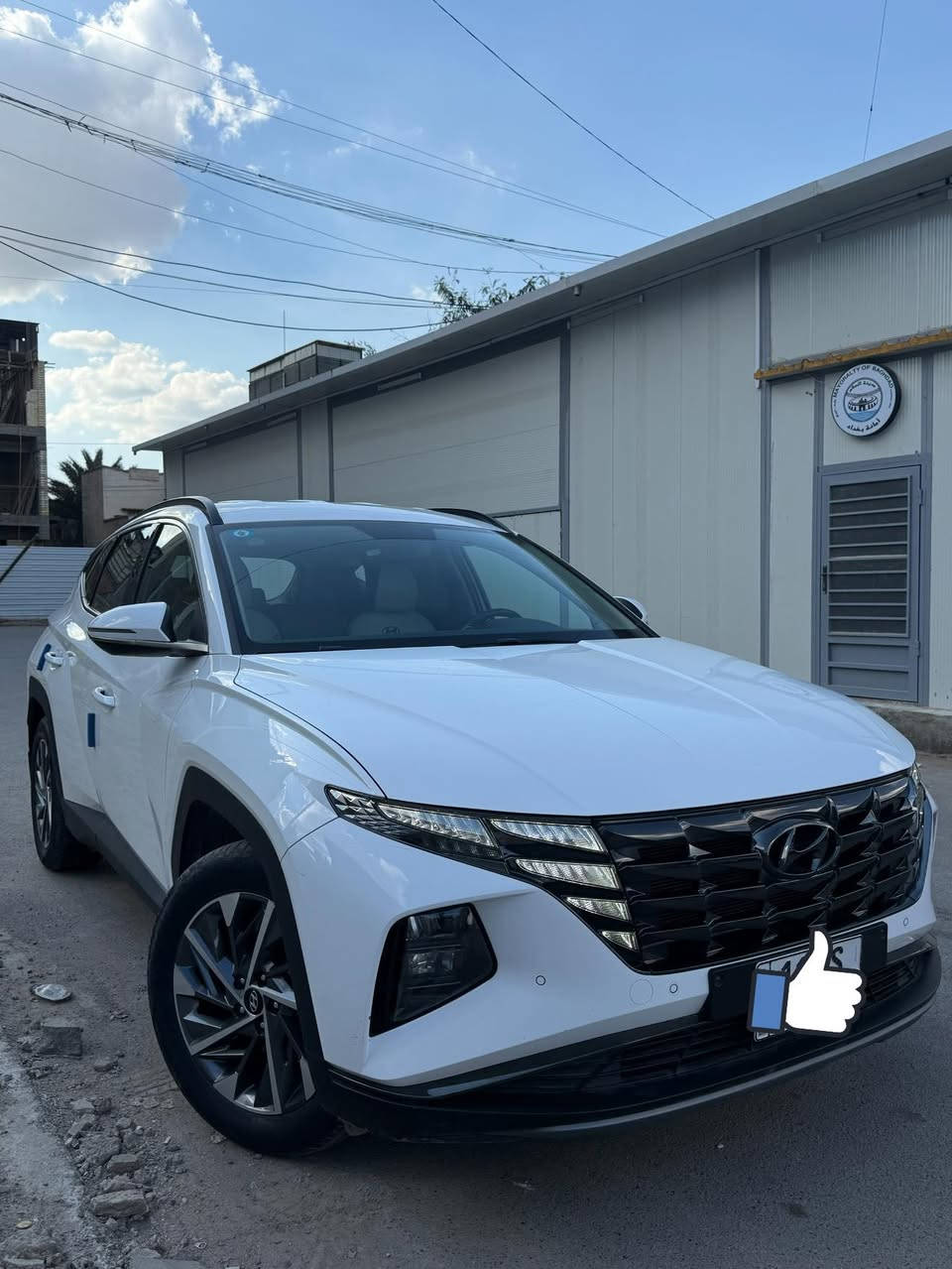 السلام عليكم توكسان موديل 2023  ابيض اللون
ماشية 33 الف
المواصفات
بصمة
ثلاث أنظمة قيادة Normal Eco Sport
حساس امامي خلفي
هاند بريك بصمة
كاميرا خلفية
شاشة 
حساس انخفاض الايطار 
عداد سرعة 
مانع تزحلق 
بردات خلفية وصندوق
شحن لاسلكي
نقطتين شحن بلخلف 

وباقي المواصفات المعروفة

السيارة بيها طخة خفيفة بلجهة خلفي مثل ماموجود بلصورة والباقي كفالة عامة 
سعر السيارة 210
للاستفسار الآتصال على الرقم: ***********
