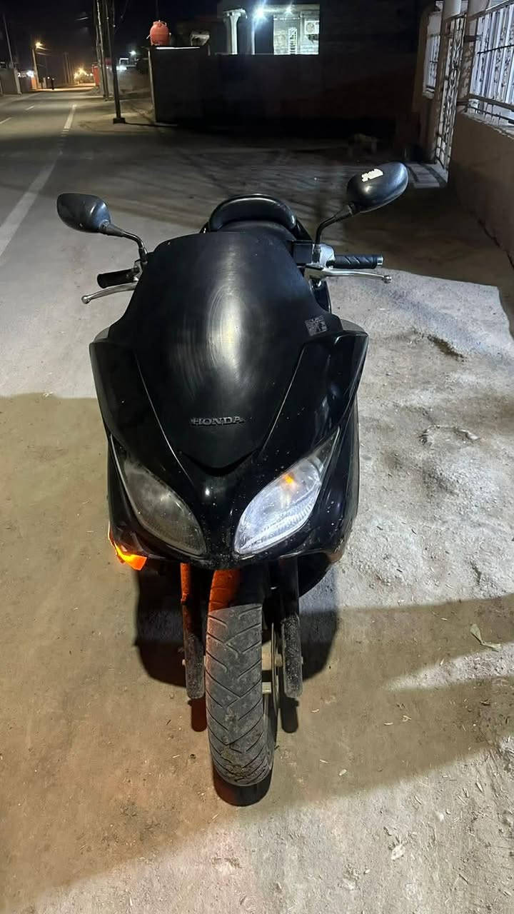 اسلام عليكم فورزه 09 دراجه حلوه نوقوصات بصيطه كهربائيات كلهه شغاله مكينه ناعمه شويتر صافي القرنه *********** السعر 550وبيهه مجال حك الجيه
