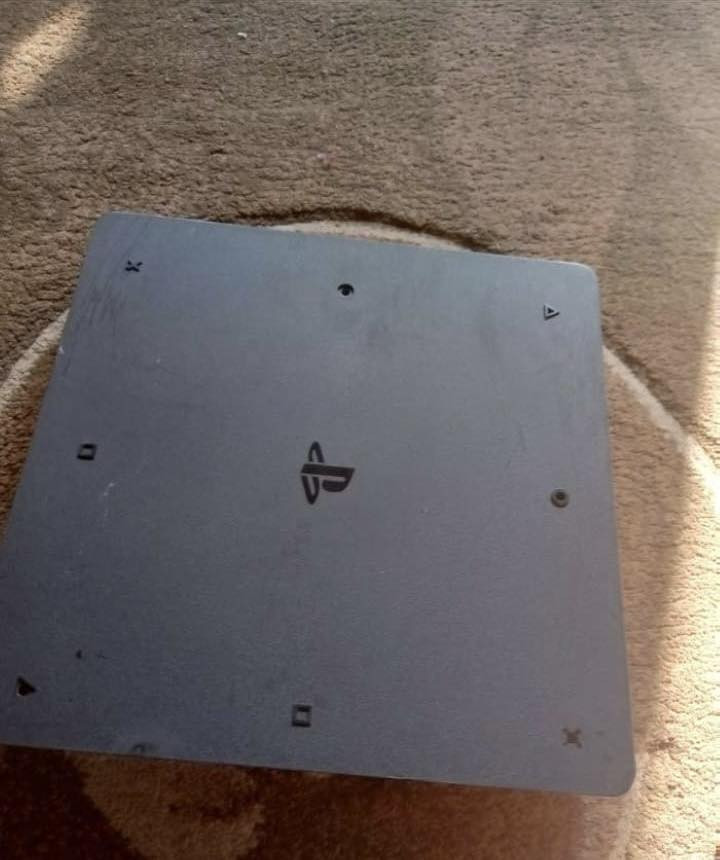 بلي فور مهكر لوك ستيكر ممفتوح ولا واصل تصليح  ذاكرة نص تيرا ويا هارد نص تيرا يعني يصير 1 تيرا وجوستكات عدد 2 وحده اصلية و وحدة تجارية نظافة عالية جداً + يو بي اس  850 شركة (RISING) السعر 260 وبي مجال 
مكاني بغداد


**إذا كنت صاحب هذا الإعلان وتريد حذفه لأي سبب، رجاءا أرسل رسالة إلى الدعم الفني**