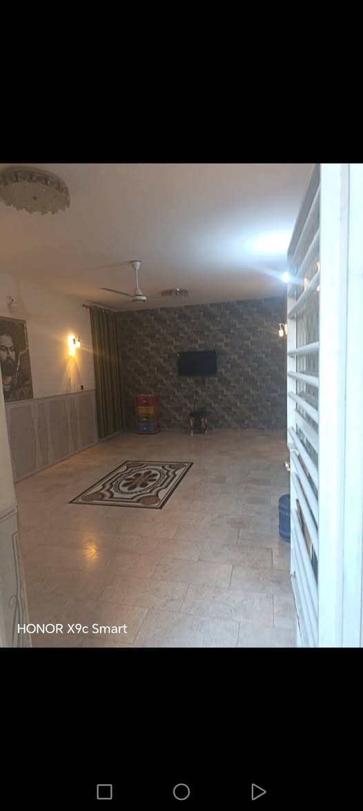 منزل للبيع /مساحة /١٥٠م واجهة /١٢/النزال/١٢ ونص /يتكون من /٤غرف /+صالة +مطبخ +خدمات /الدار نظيف جدا ارضية مرمر /موقع ممتاز /شهداء البياع /خلف جامع الكبيسي /الاستفسار على هذا الرقم /***********
