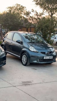 تويتا ياباني ايكو موديل ٢٠٠٨ بيها كم قطعه جارد مصبوبغ  كم قطعه جماليه ...