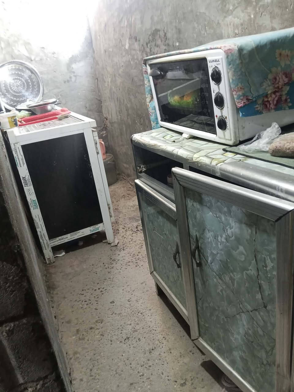 سلام عليكم بيت لبيع اصلاح زراعي قريب على شارع 80جهت كربلاء مساحه 100متر سعر 18او بي مجال رقم ***********
