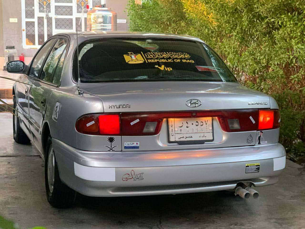 سلام عليكم سوناتا تو 1995سياره جديده وخير من الله مكينه 2000مفتوح وسياره مال بيت ممتعوبه واحله من الصور بهواي رقم بغداد الجديد انكليزي هزه جديده قبل اسبوع سنويه لل 2026بشهر 9وبيه كامره وشاشه سياره مناقصه برغي بجهك للشارع مذب ربع عليه وانضف من الصور بهواي ومتواجد عل فيس والسعر خابرني وتدلل ‎0772 125 7840وهاذه بي واتساب هم..
