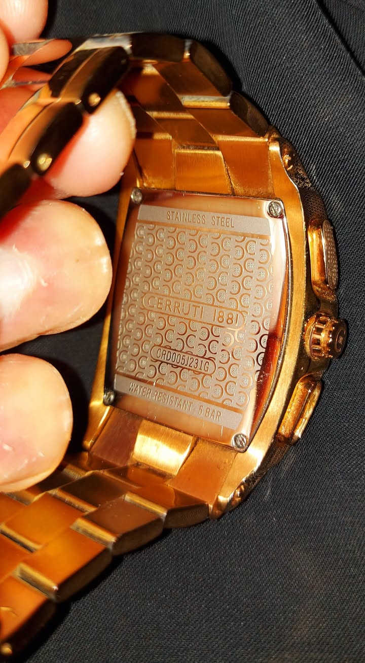 CERRUTI 1881  ساعه سويسري
اصليه مشتراه  من السعوديه
01118493087 
حدايق الاهرام


**إذا كنت صاحب هذا الإعلان وتريد حذفه لأي سبب، رجاءا أرسل رسالة إلى الدعم الفني**