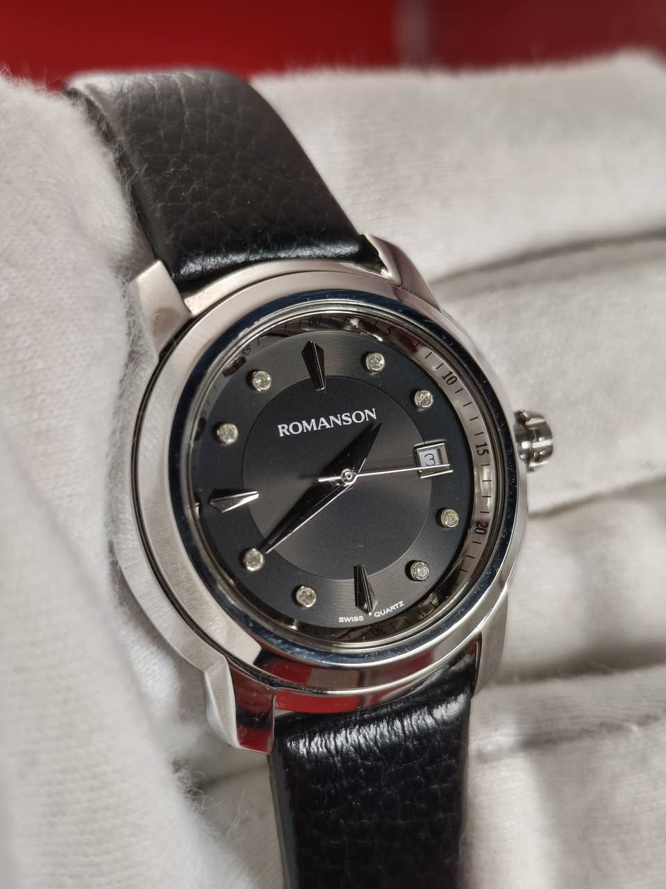 ROMANSON FOR Ladies
نسائية سويسري جديدة لوك غير مستخدمة مع العلبة الأصلية
القطر 25mm
نافذة لعرض التاريخ
مينا و زمبلك الماس
للإستفسار مراسلة الصفحة ، يوجد توصيل الى جميع محافظات العراق


**إذا كنت صاحب هذا الإعلان وتريد حذفه لأي سبب، رجاءا أرسل رسالة إلى الدعم الفني**