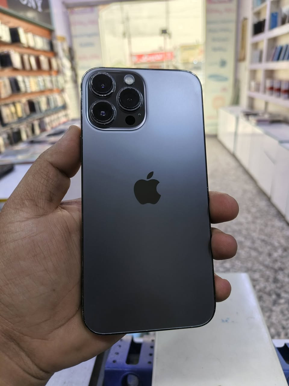 ايفون 13 pro Max
ايفون ١٣ برو ماكس 🎖
ذاكره ٢٥٦ ✔️
بطاريه ١٠٠🔋
فيس ايدي شغال💯
السعر ٤٨٠ الف 
مكاني نجف عسكري مدارس📌
***********
