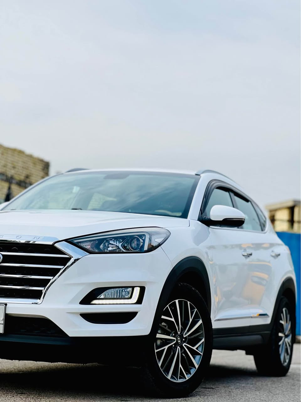 السلام عليكم

للبيع توسان 2019 خليجي مكفوله كفاله عامه ماعدا شبر بارد بلجاملغ الخلفي والباقي كفاله رقم بغداد ماشيه 115km صدر جديد مكينه وكير مكفولات كفاله عامه تخم تاير جديد حقيقي بأسمي تحويل ثاني يوم

مواصفات السياره
بصمه تشغيل 
بصمه ابواب
مري شفط
حساسات
تبريد قطعتين
دبل تحكمات ستيرن
محرك دوش
سايد بريك بالرجل
مري شفط
ويل 18 كروم
يدات كروم
وبعد بيها مواصفات 

السعر 188$ يعني شده و88 ورقه وبيه مجال
للاستفسار اكثر 
*********** مكان السياره بغداد الشعب شارع الأسواق المركزيه بغداد, العراق
