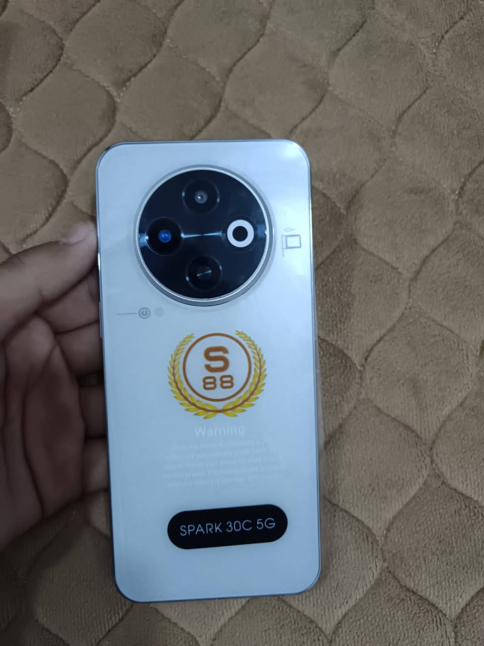 السلام عليكم تكنو سبارك 30برو 5G ذاكره 512 عشوائيه 16  كامل ملحقاته كارتونه. شاحنه + سماعه+كفر  جهاز شرط مامفتوح نضيف كلش.جديد السعر 120 وبي مجال مكاني رميثه ***********
