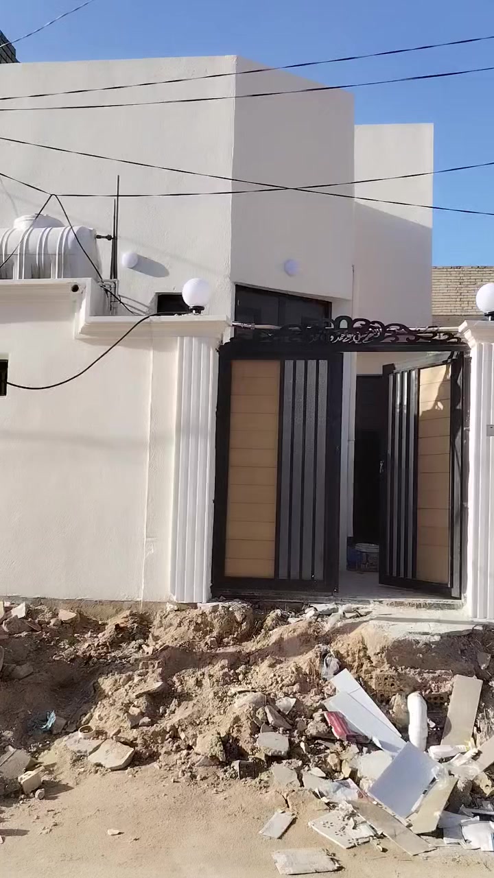 100متر 💯 الميلاد الجديده مقابل ملعب النجف الدولي باب 3درجه اولى طابق واحد غرفه صاله مطبخ استقبال حمام صحيات صب كونكريت سيراميك كاشي  السعر 115
*********** ::امير
