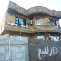 بيت للبيع مساحه ٣٠٠متر طابق الاول ٢غرف نوم صاله واستقبال ومطبخ طابق ال...