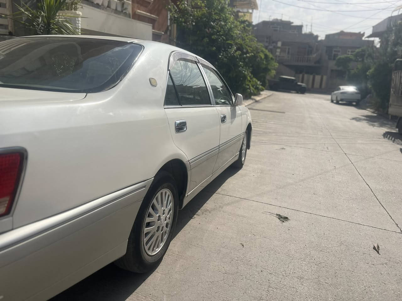 مەلیکە ٢٠٠٢ دیفۆر بچوک دوا کریستاڵ مەسروف کراو سپی ٢ رەنگ سەقفی شوشە بەشەرت سەیارەی ماڵان تەبریدی ساردو گەرم مەزبوت بێ دەعمی ناو گرتن ٣٦$ مەجالێکی برایانە سلێمانی ***********
