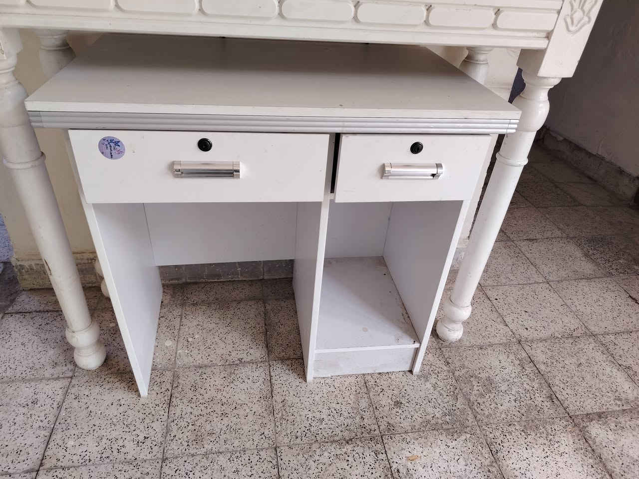 السلام عليكم
عندي غرفة نوم صاج بدون كنتور يعني مابيها كنتور اريد ابيعها  كلها صاج من الداخل والخارج وحتى الديكور مالتها صاج بسعر ٣٥٠ الف
عندي ميوزة عدد ٣ للبيع اريدهن ب ٦٠ الف شلع
للجادين فقط


**إذا كنت صاحب هذا الإعلان وتريد حذفه لأي سبب، رجاءا أرسل رسالة إلى الدعم الفني**