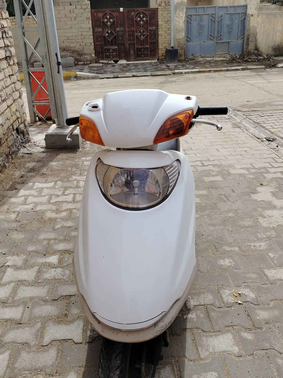 السلام عليكم دراجه سبيسي ياباني محركها مفتوحه مره وحده رايمر خير من الله من مشي و نعومه شغاله سلف هندر لايت اشاير جاهزه رايدها اب ٥٥٠ و بيها مجال حك جيه مكاني كوت حي الجهاد وهذا رقمي ***********
