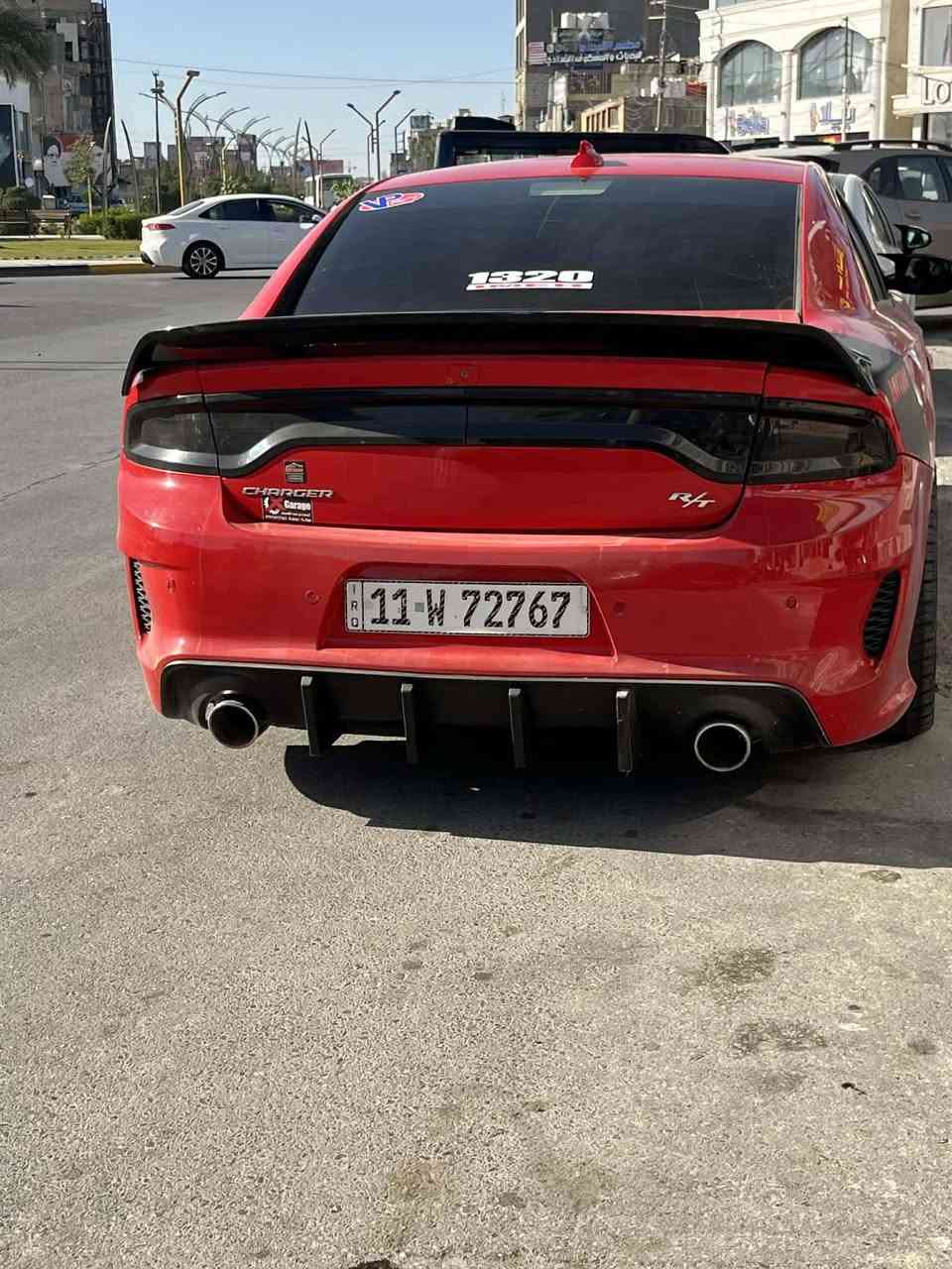 السلام عليكم ورحمة الله وبركاته رمضان كريم
جارجر ارتي موديل2021 رقم بغداد انكليزي
لون احمر طماطي بسمي تحويل ثاني يوم 
اخوان السياره بيه جاملغ خلفي وقبق الصندوك فقط بدون دواخل وباقي السياره كله كفاله السياره جاهزه من كلشي حداديه كير مكينه كله جديده السباره احلى من الصور ومتعوب عليه ماشيه 80 الف ميل وقابله للزياده و السونار موجود  بالصور 
اني عارضه 220 وبيه مجال بسيط 
مكان السياره كربلاء الحسينيه 
للاتصال ***********
