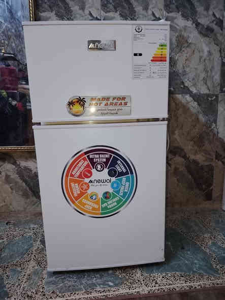 السلام عليكم ثلاجة حجم صغير للبيع السعر 60 /
***********
