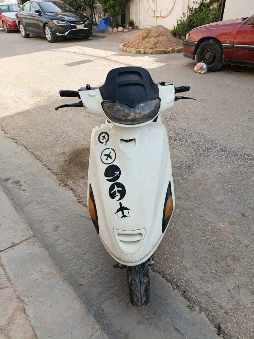 السلام عليكم ورحمة الله وبركاته 
دراجة فراشة لون ابيض 
شغالة فول سلف هندر 
بيهة خيط بخار 
ب 290 الف وبيهة مجال 
عنواني النجف الاشرف حي الوفاء 
مواجد واتساب الاتصال 
***********
