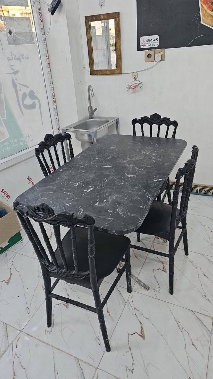 ميز طعام عدد ثنين كل واحد ويه أربع كرسي 90 مكان كركوك حي واسطي *********** كركوك, العراق
