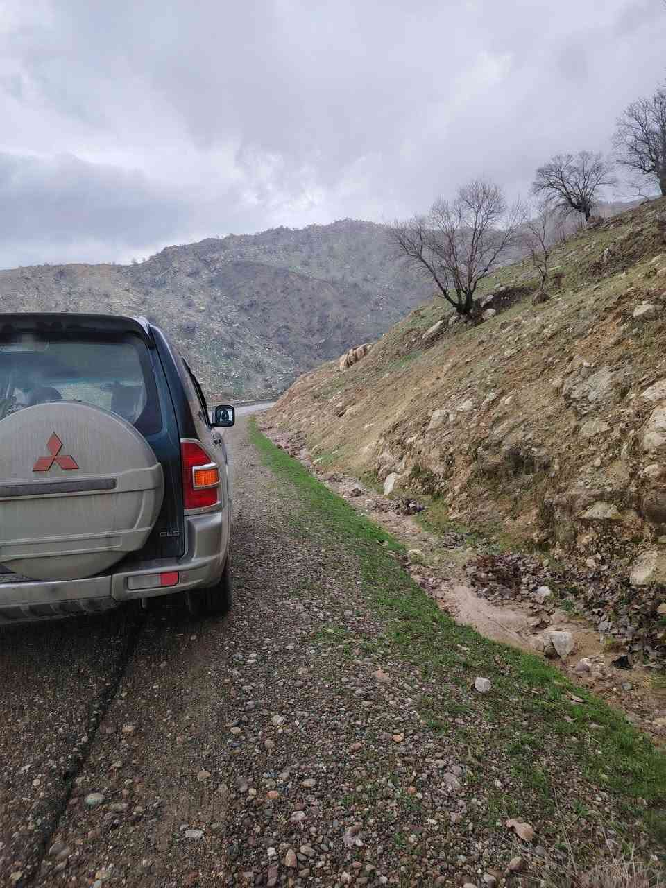 السلام عليكم  باجيرو خليجي GLS
للبيع او المراوس حسب القناعه 
. سنويه 2027 
موديل 2002 
رقم بغداد 
ضربه بسيطه بالباب الخلفي  
وبقيه مكفولات 
كير ومكينه مكفولات 
مكان ديالى 
 تبريد ثلج ثلاث قطع
قفل مركزي سنترلوك 
كشافات ضباب 
كهربائيات شغاله كله 
لو كير شغال
مري شفط 
محرك 3000 المرغوب بلادي 
‏‪***********
⚠️⚠️السعر 78 قفل قفل ⚠️⚠️
اتصل وبيك خير وتتدلل
السياره جديده احلى من الصور على وضع الشركه بدون صبغ فقط ضربه خفيفه جداً
