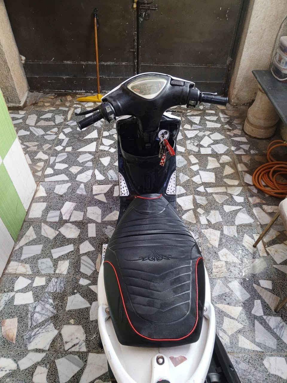 سلام عليكم ورحمه الله وبركاته عندي ها دراجه حلوه مكينه بلادي دراجه كلش نضيفه سعر 700وبيه مجال لطيبين ***********
