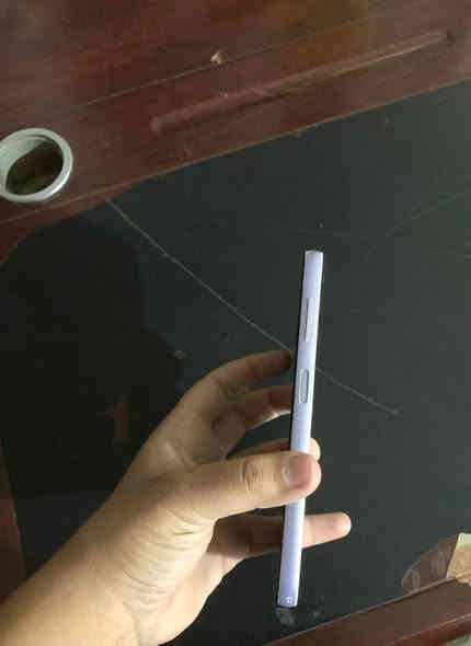 السلام عليكم 
سامسونج جلاكسي A14 
ذاكرة 64 
جهاز مبدل شاشة ونضيف شاشة أصلية 
كفره بي خدوشات فقط الشاشة جديدة سليمة من الخدوش 
بسعر 65 الف 
مكان جبلة حي الوحدة 
تواصل رقم ***********
