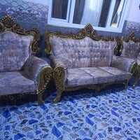 ديوان ملكي مستعمل شي قليل للبيع لتواصل ولاستفسار على رقم 07731166707