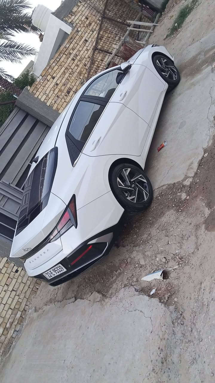 سلام عليكم
النترا تجمع صيني الموديل 24 
فول مواصفات 
عداد المسافه 33 ألف
محرك/1500 دبل نوزلا
كشنات جلد
حساسات امامي خلفي
شاش كامره
تحكم ستيرن
فتحه سقف
مره اشاير بلمري تركيب
ويل كب 
تبريد امامي خلفي 
رقم اربيل تريد تحويل تريد وكالي 
السعر 134 بيها مجال قليل 
مكان السياره بابل 
***********
