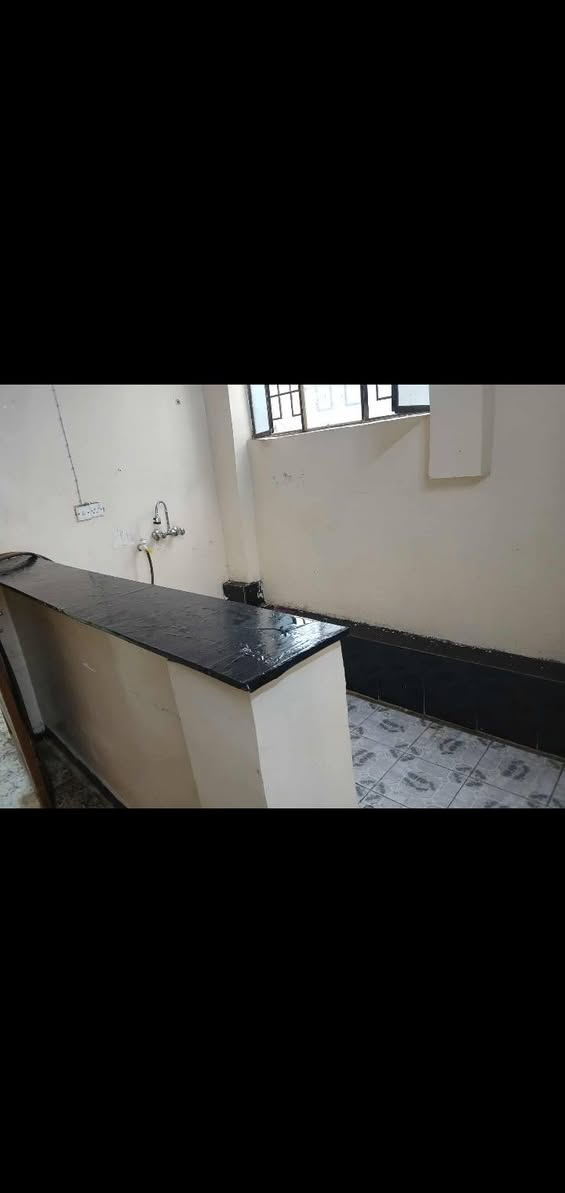 شقه للايجار
شارع المعهد قرب صيدليه تاج المعارك 
غرفه نوم وصاله ومطبخ وصحيات
 كامله مكمله كلشي
( اجاره 250 الف) 
*********** 
ابو علي الركابي
