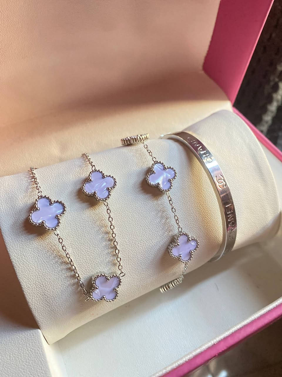 سيتات فان كليف
صلي مختوم ضمان 
سعر السيت 8
توصيل خلال 24 ساعة


**إذا كنت صاحب هذا الإعلان وتريد حذفه لأي سبب، رجاءا أرسل رسالة إلى الدعم الفني**