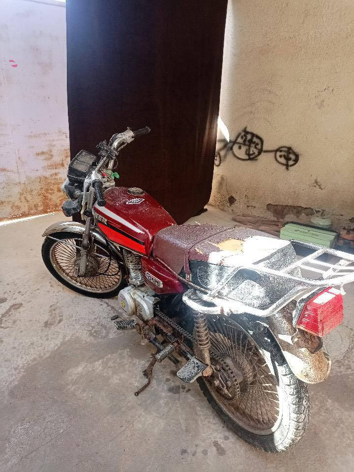 دراجه تايكر للبيع الدراجه نضيفه ومكفوله اوراق الدراجه كامله الشراي يتصل على الرقم ***********
